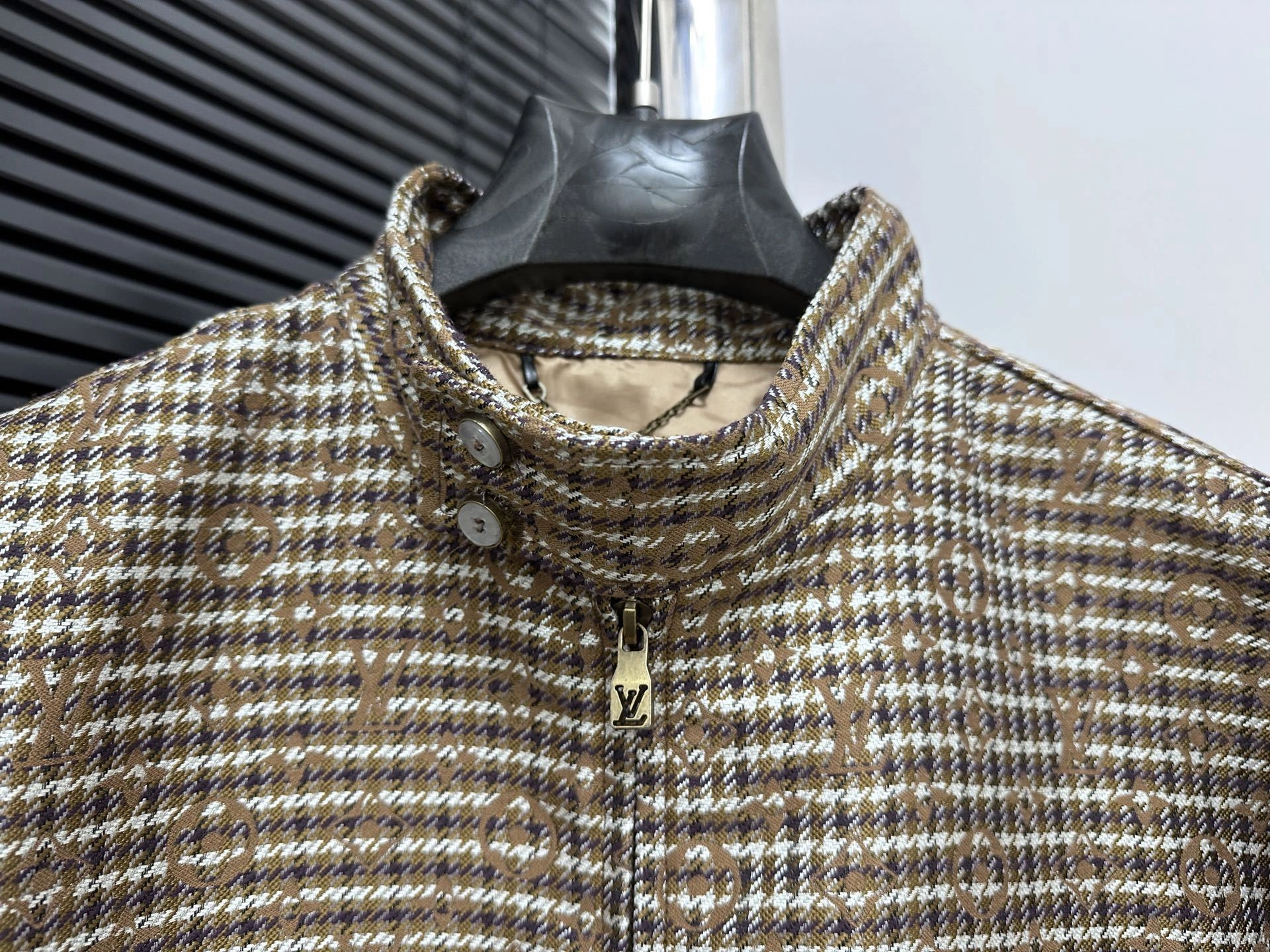 wg.luxury- 8V item:E-F440J0720H